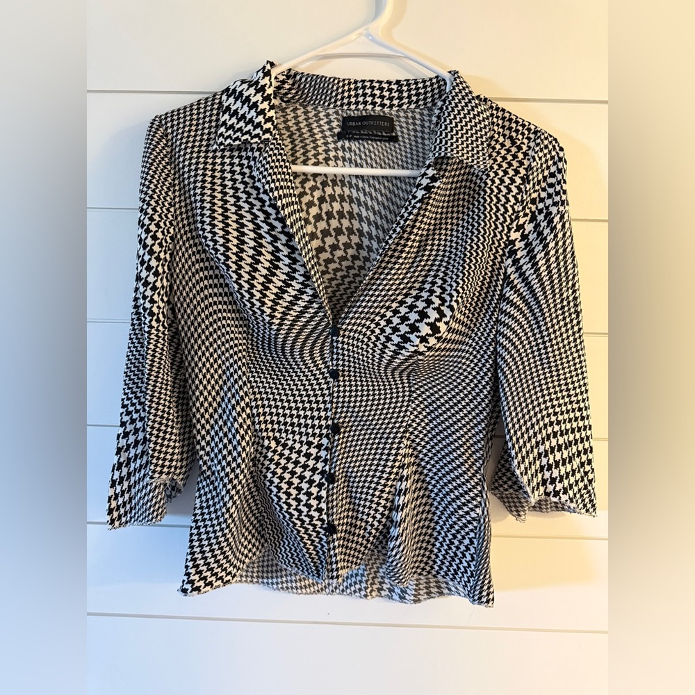 Urban Outfitters Black & white top Size SP